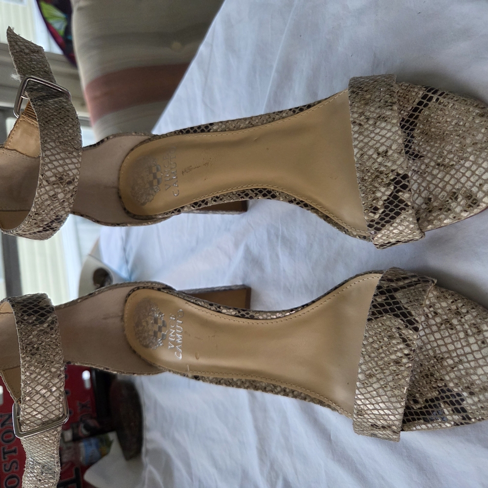 Vince Camuto Cream and Brown Heels with Elegant Snakeskin Design